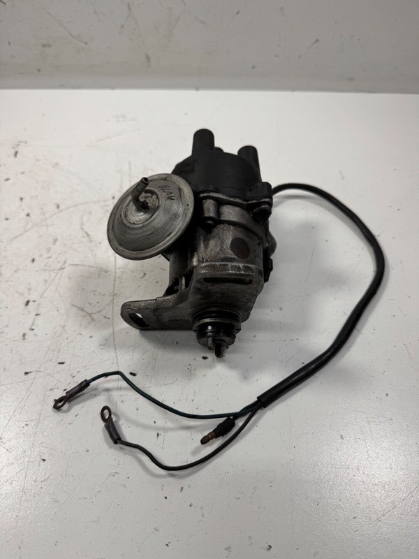 84 Honda Accord M/T Distributor Assembly Hitachi D4R83-03 30100-PD2-681 OEM