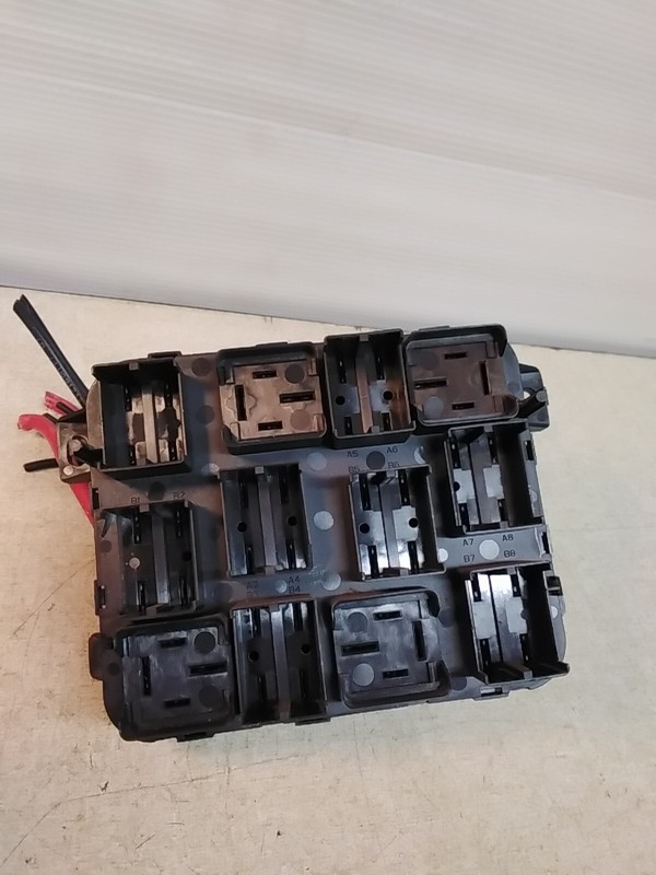 Volvo VNL Fuse Box 20470167