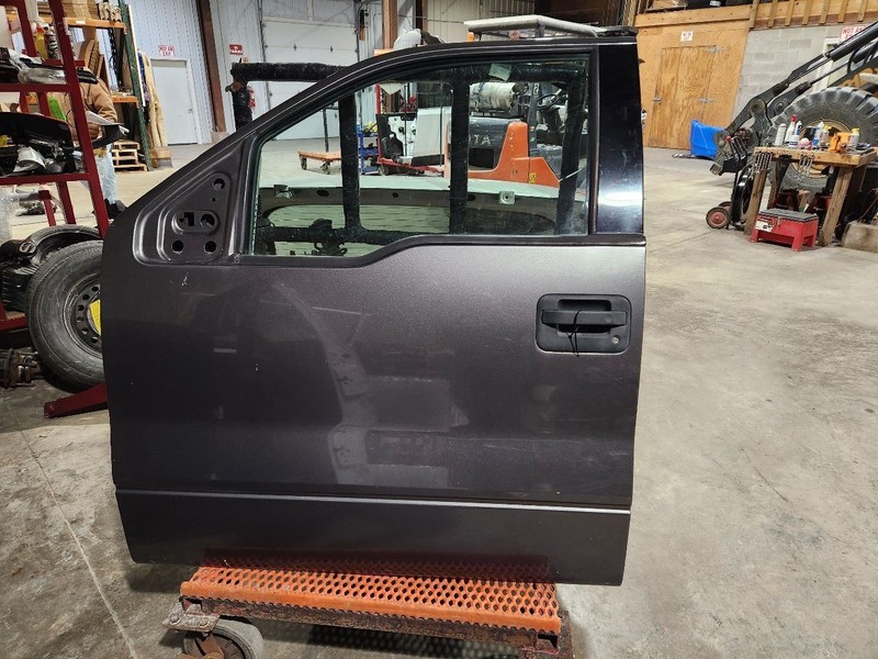 Driver Front Door New Style Curved Belt Line Fits 04 FORD F150 PICKUP 3629815