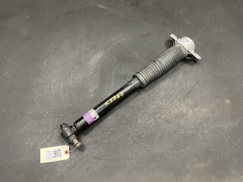 Rear Left Shock Absorber 2018 Kia Sportage 55311-D9120 2017 2019