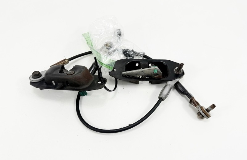 2010-2013 Silverado / SIERRA Tailgate Handle Latches Hardware CablesL + R OEM