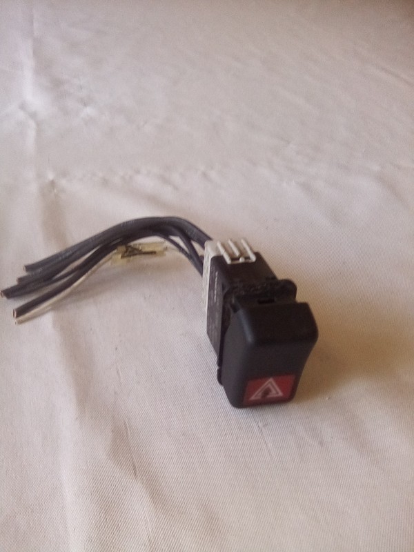 Volvo Hazard Switch 1624139 W/Connector