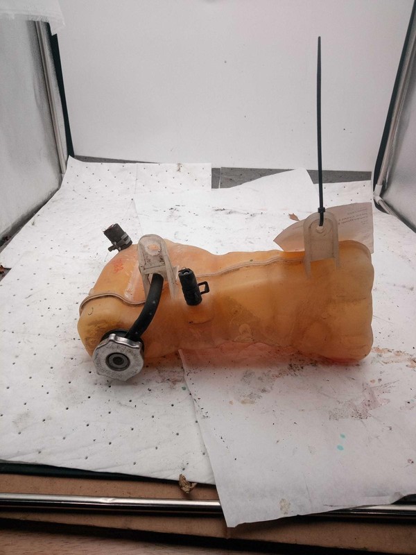 Used Engine Coolant Reservoir fits: 2015 Dodge ChallengerGrade B