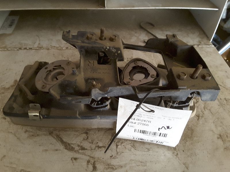 94 95 97 98 EIGHTY EIGHT R. HEADLIGHT 81409