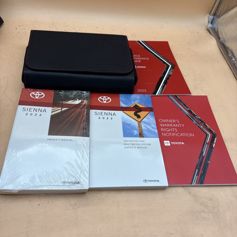 2022 Toyota Sienna Owners Manual Set With Case Free Shipping