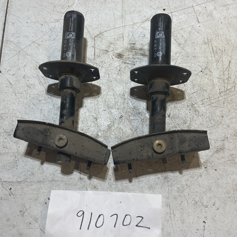 1997 BMW 318iFRONT Bumper Reinforcement SHOCK Absorber Brackets 8176272 Set
