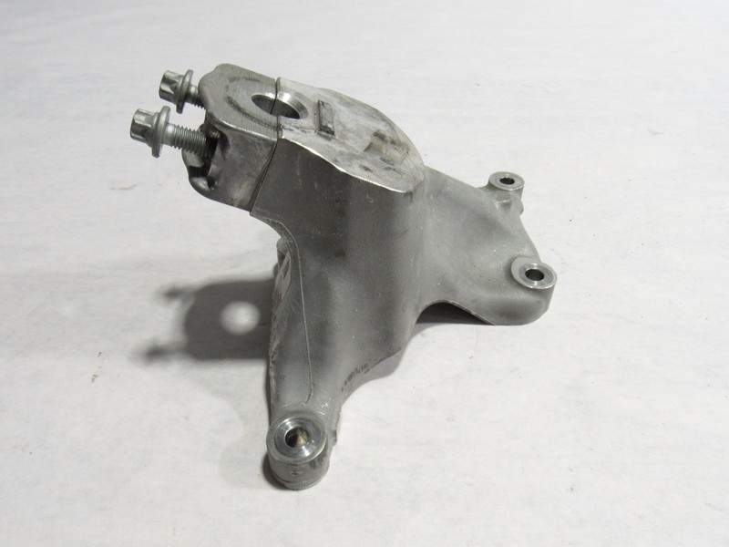 18-21 Aston Martin Vantage 2019 4.0L Right Engine Motor Bracket Mount Support Y2