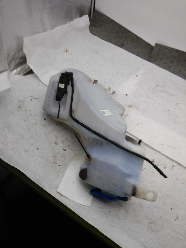 Used Washer Fluid Reservoir fits: 2017 Ford F150 PICKUP includes pump Grade A