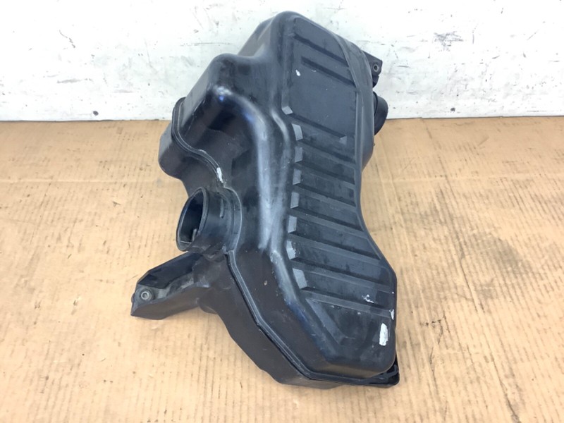 01-05 Civic 1.7L Engine Air Filter Intake Tube Cleaner Resonator Chamber Used OE