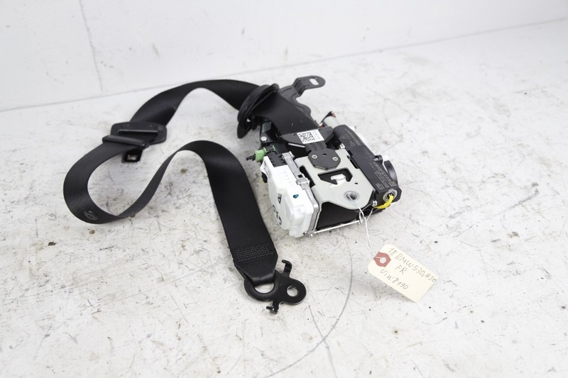 17-22 BMW 530 540 G30 FRONT RIGHT SIDE SEAT BELT RETRACTOR BLACK OEM