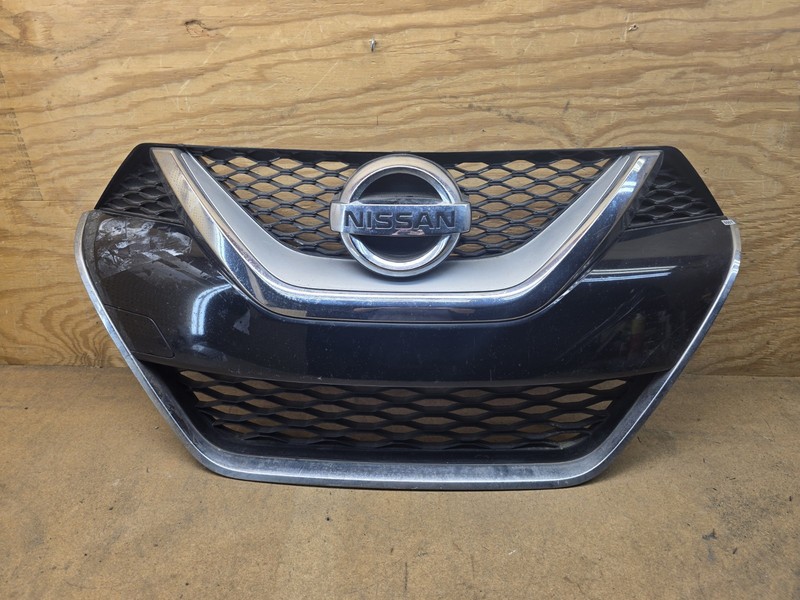2016 2017 2018 NISSAN MAXIMA FRONT Bumper GRILLE With Emblem OEM "CRACKED"