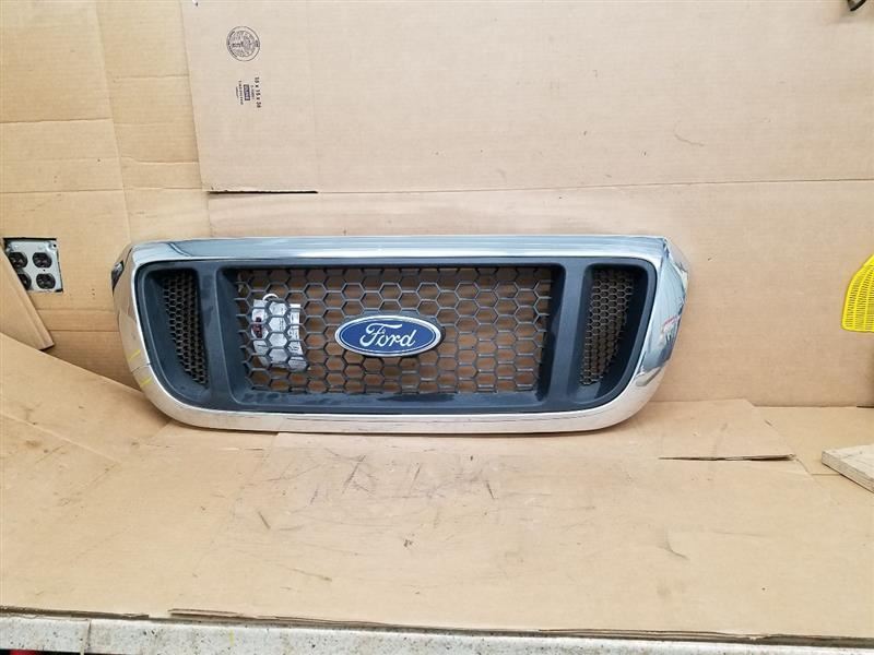 Grille Upper Chrome Surround Mesh Center Fits 04-05 RANGER 259570