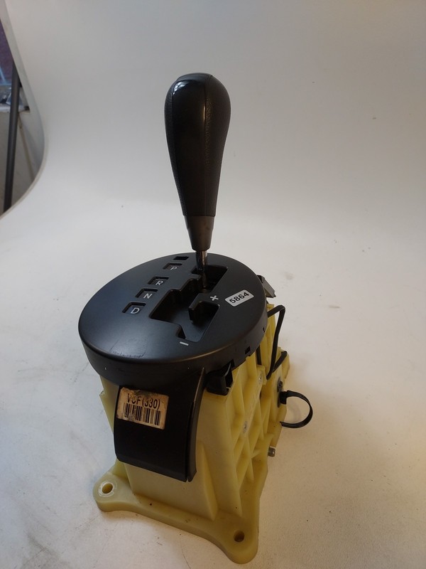 2009-10 Kia Optima Gear Shifter Shift Lever Automatic Trans Floor Selector OEM