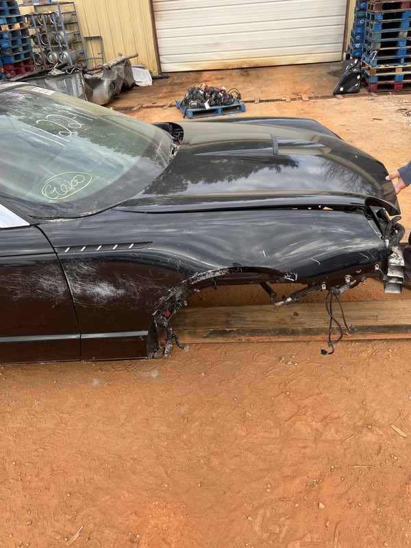 2002-2005 FORD THUNDERBIRD RIGHT PASSENGER SIDE FENDER OEM BLACK HAS SCRATCHES
