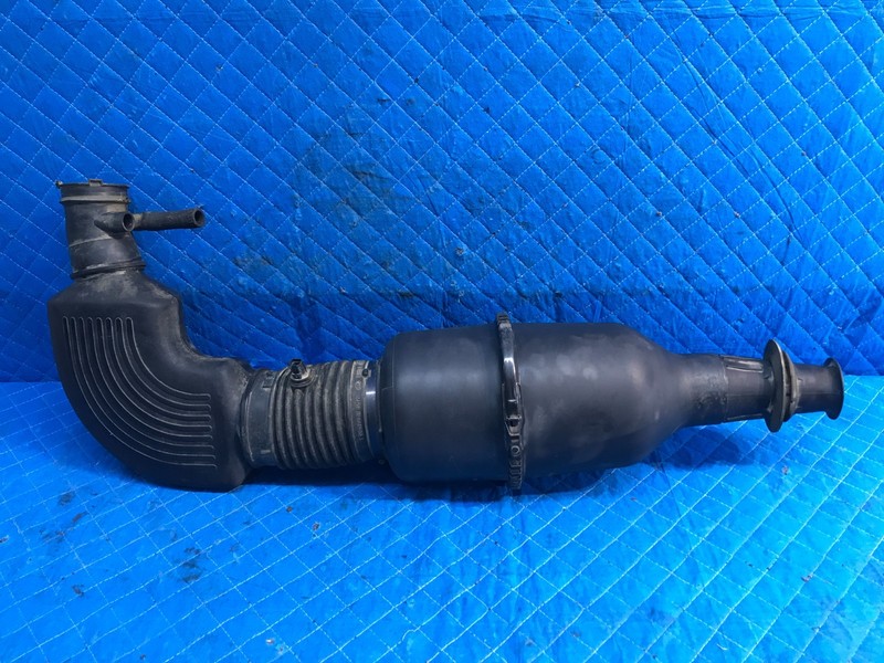 98-03 Lincoln Navigator Intake Air Cleaner Filter Box Housing OEM