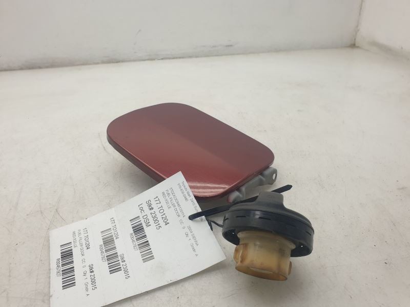 04 TOYOTA SIENNA LE FUEL FILLER DOOR RED-3Q3