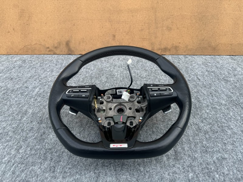 KIA STINGER GT1 2018-2023 OEM LEFT WHEEL WITH PADDLE SHIFTERS & SWITCHES (BLACK)