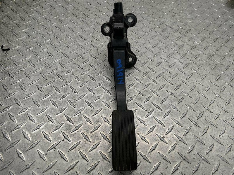 2009-2020 DODGE JOURNEY CALIBER AVENGER ACCELERATOR GAS PEDAL OEM 4891585AE