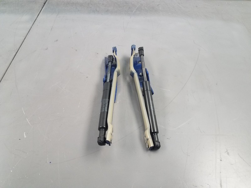 2006 Porsche Cayman S 987 Hood Hinges / Struts #4760 F2