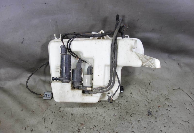 2006-2010 BMW E62 5-Series Touring Wagon Windshield Washer Fluid Bottle Tank OEM