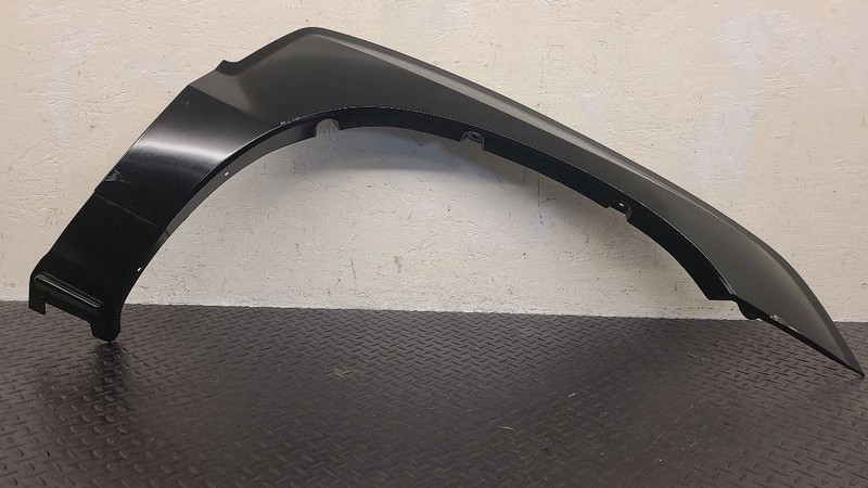 02-06 Cadillac Escalade Right Passenger Fender Flare Molding Black OEM 89045576