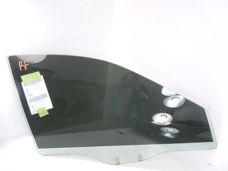 1999-2003 Mitsubishi Galant Front Door Window Glass Passenger Right OEM