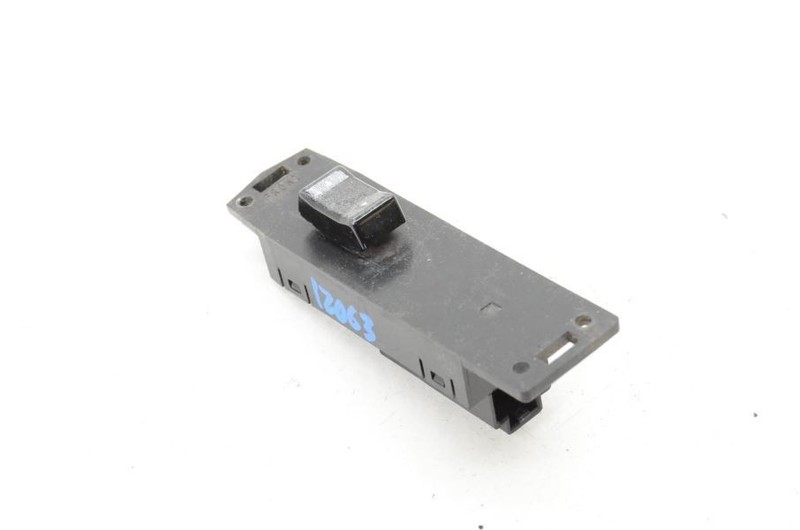 1987-1989 Nissan 300zx 2+2 Passenger Right Front Door Window Switch