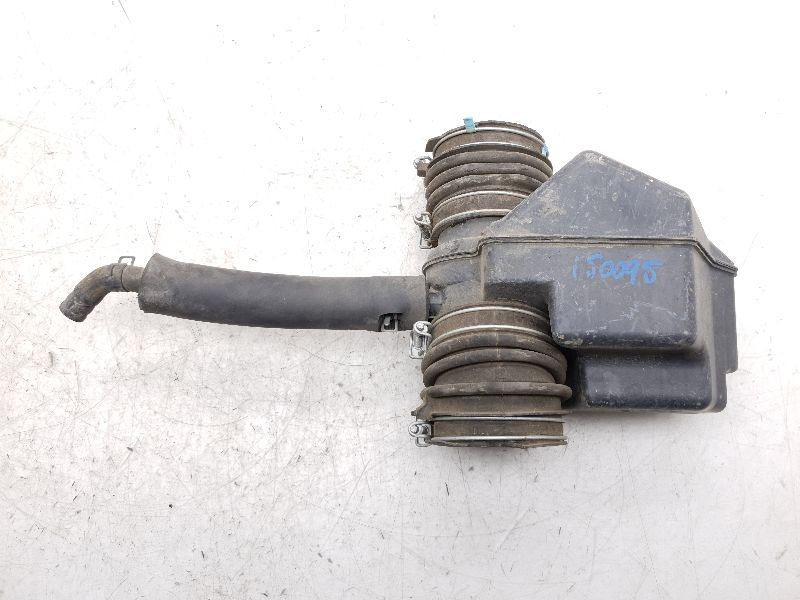 2005 TOYOTA SIENNA 3.3L 6CYL AIR CLEANER RESONATOR TUBE ASSEMBLY
