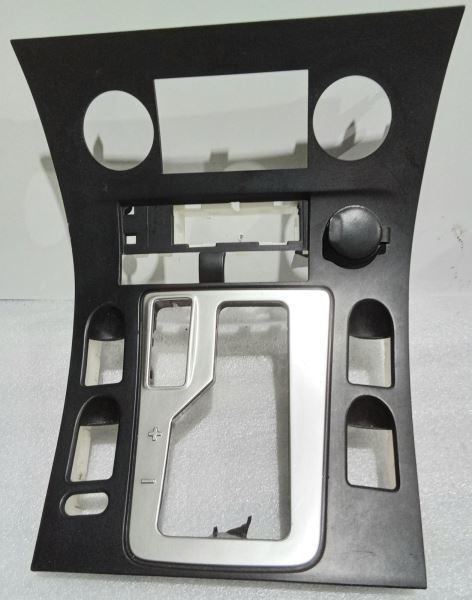 2007-2009 Suzuki Vitara XL-7 Center Instrument Panel Garnish Bezel 7383078J01
