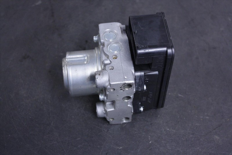 2011 HONDA FSC 600 A SILVERWING BRAKE MODULAR ABS UNIT CONTROL PUMP ANTI FSC600