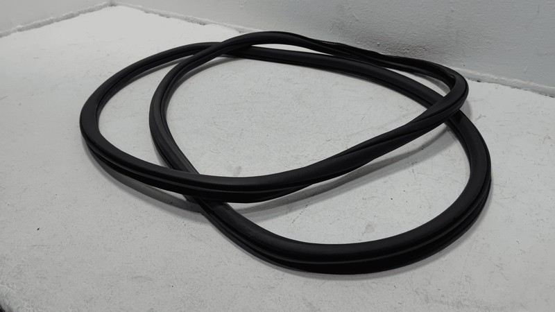 2018 - 2025 VOLKSWAGEN ATLAS REAR PASSENGER SIDE DOOR BODY WEATHERSTRIP SEAL OEM