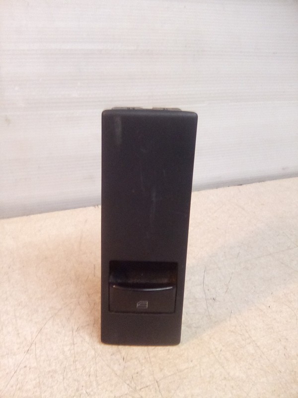 Freightliner Cascadia A66-09200-000 Passenger Side Door Window Switch Module