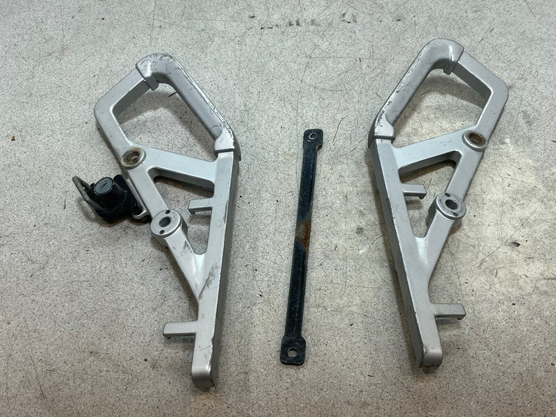 04 Kawasaki KLR 650 Rear Back Grab Rail Handle Arm KLR650 Pair Left Right