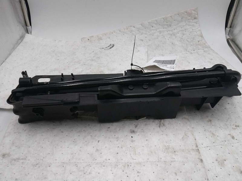 2016 Ford Expedition Floor Jack Tool Kit - Used, 138k Miles, OEM Part 7038415
