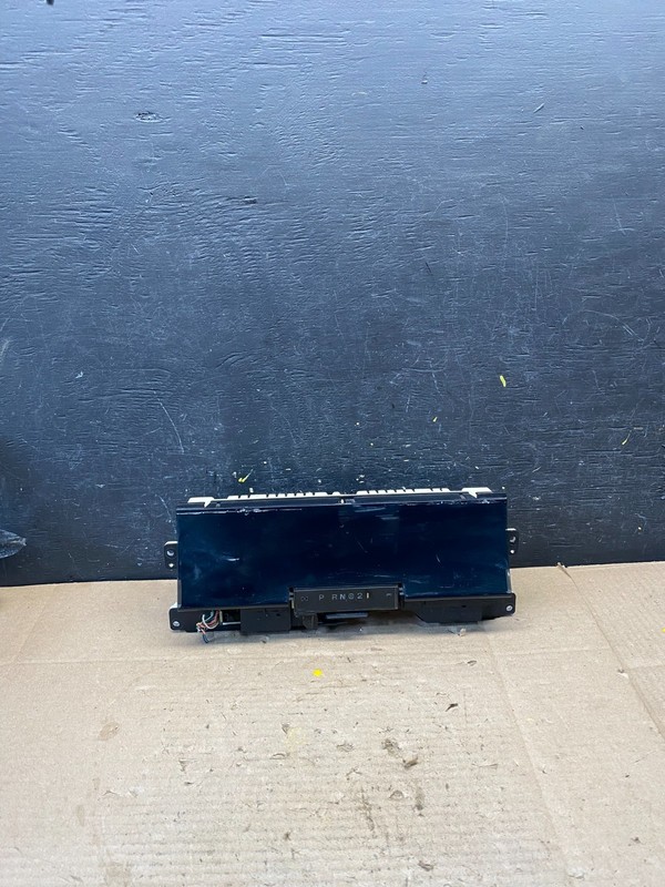 2003 to 2005 Ford Crown Victoria Speedometer Digital Cluster Q2374 DG