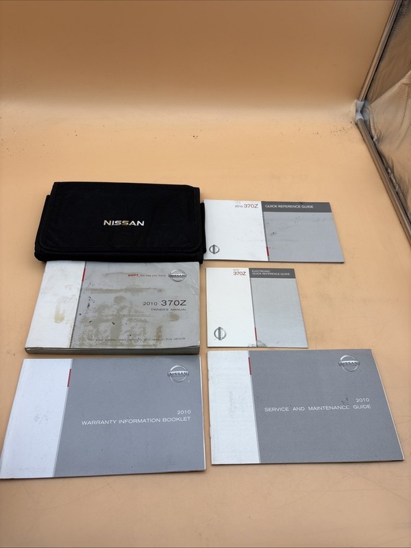 2010 Nissan 370Z Owner's Manual Quick Reference Guide With Case
