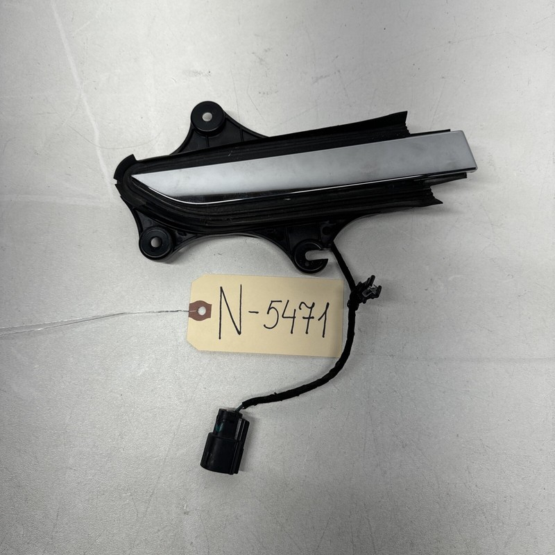 2017 TESLA MODEL X Rear Right Exterior Door Handle 1045158-00-D 5471 B60