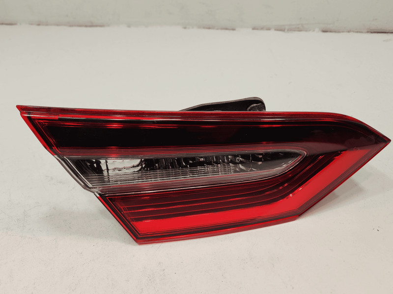 TOYOTA CAMRY REAR LEFT DRIVER SIDE TRUNK LID INNER TAILLIGHT OEM 2021-2024