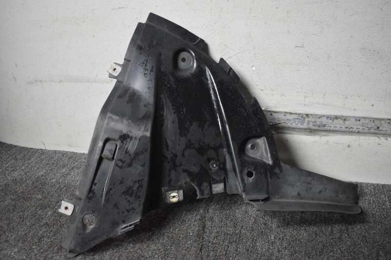 2022 PORSCHE MACAN GTS LEFT SIDE SHIELD FACTORY OEM