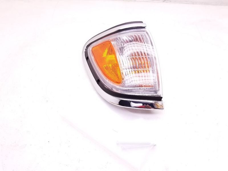 95-97 TOYOTA TACOMA PASSENGER SIDE FRONT CORNER TURN SIGNAL LAMP ASSEMBLY