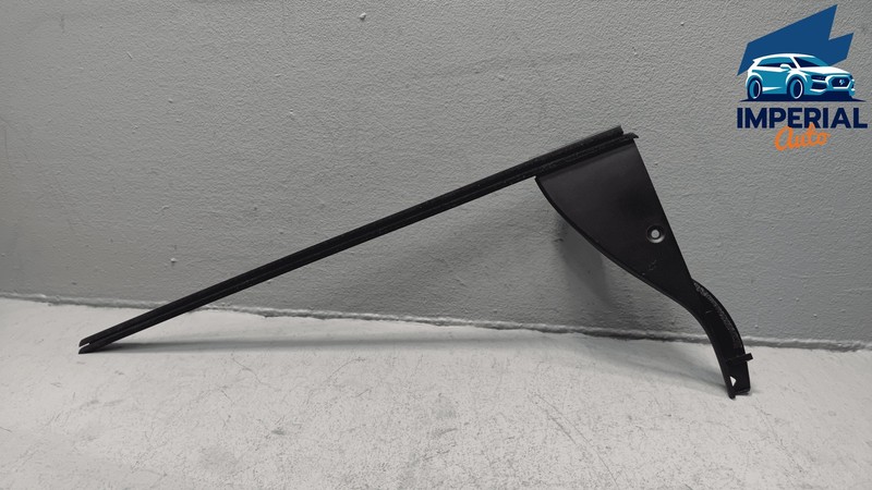 2018-2020 TOYOTA SIENNA REAR PASSENGER SIDE DOOR WINDOW FRAME COVER W/ BELT OEM