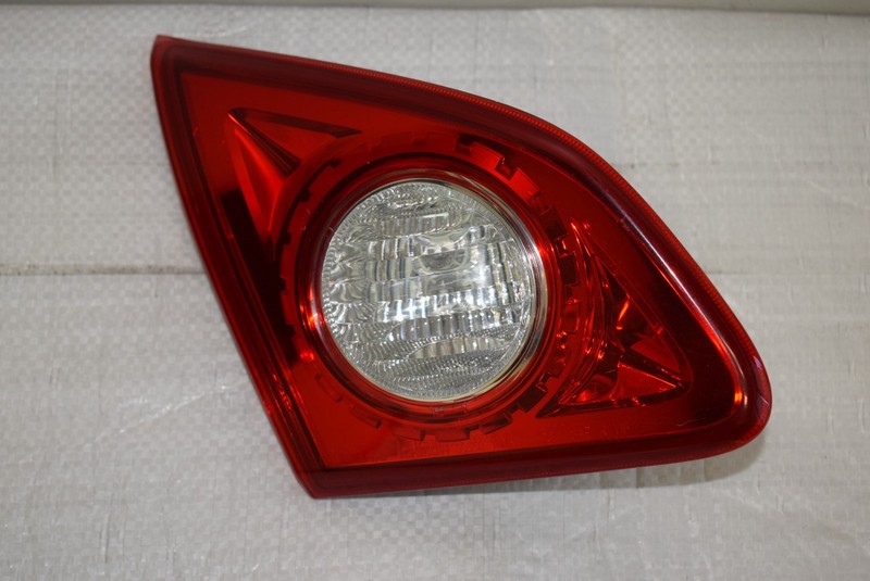 2008-2013 NISSAN ROGUE LEFT LH TAIL LIGHT FACTORY OEMD055B