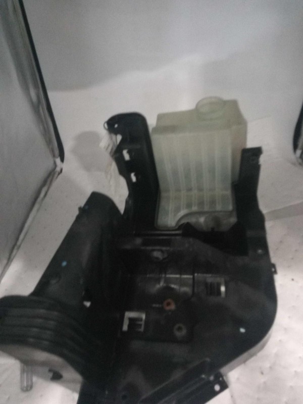 2011 Jeep Wrangler Washer Fluid Reservoir OEM Orange 3.80L 138K Miles