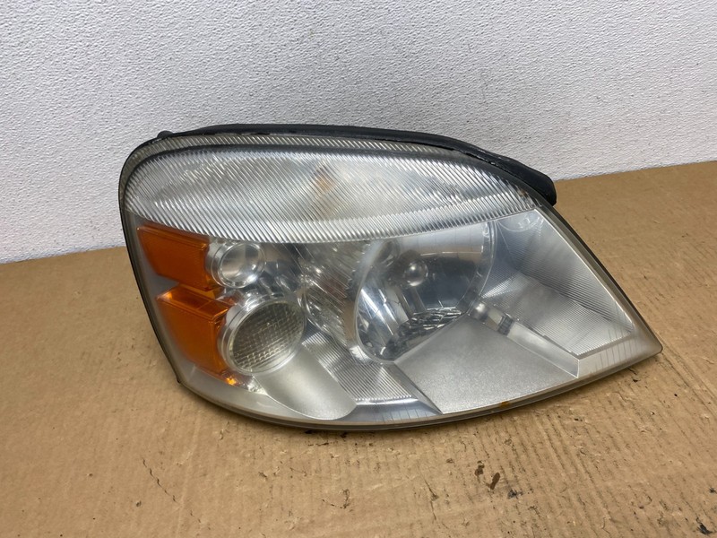 2004 - 2007 Ford Freestar Right Passenger RH Side Headlight Halogen AC7794 DW