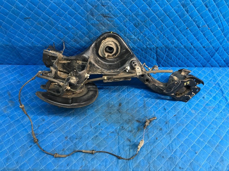 2013 Rogue Rear Right Passenger Spindle Suspension Control Arm Knuckle 73k OEM