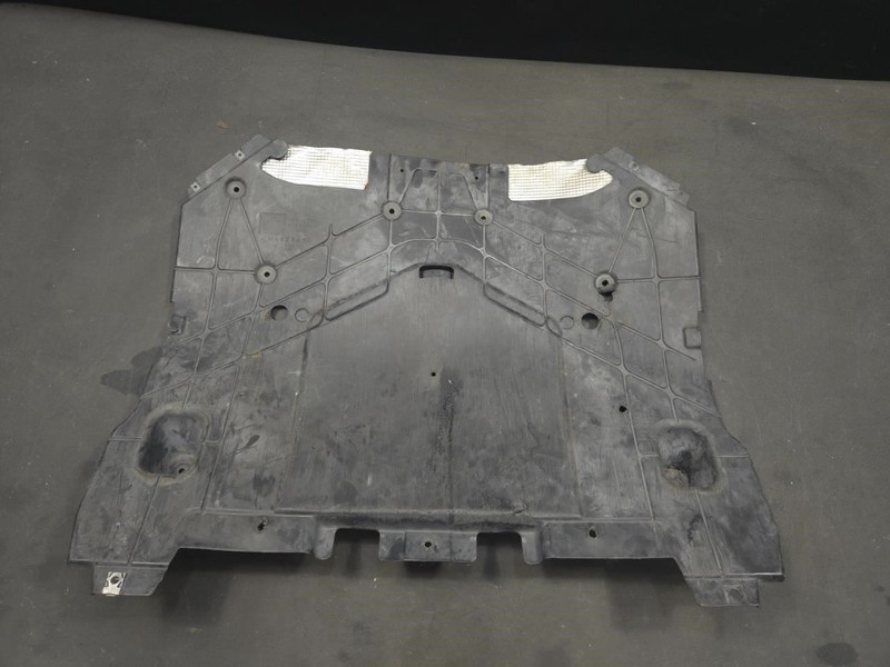 Engine Under Cover Splash Shield 2014 Maserati Ghibli 670009531 2015 2016 2017 X