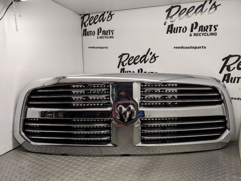 Grille Classic Style 5 Lug Wheel Fits 13-23 DODGE 1500 PICKUP 1147025
