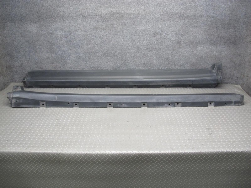 2017-2020 MASERATI LEVANTE M161 SIDE SKIRT ROCKER PANEL LOWER MOLDING SET OF 2