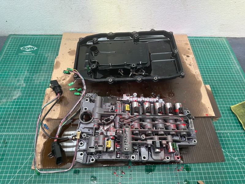 2012 Volkswagen Touareg ID LSK AUTOMATIC TRANSMISSION CONDUCTOR PLATE VALVE BODY