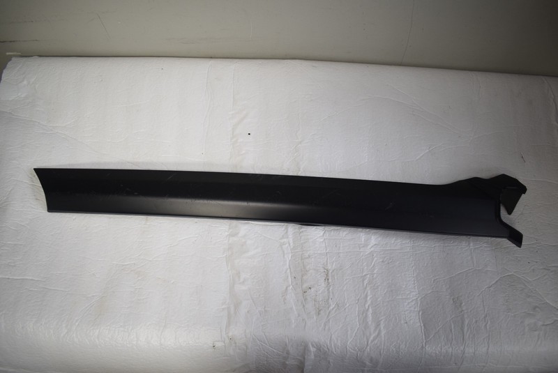 Land Rover Rack Mounting Right Threshold Windshield 8LR00186 OEM